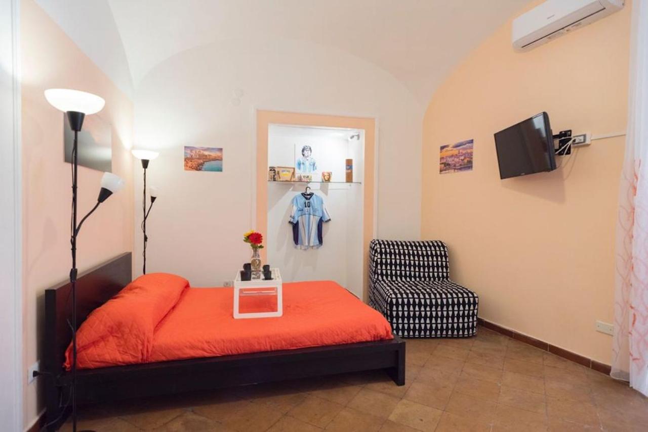 Napoli Centro Apartment A Balcony In The Heart Of Neapel Exterior foto