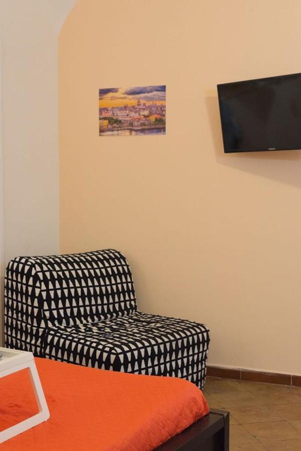 Napoli Centro Apartment A Balcony In The Heart Of Neapel Exterior foto