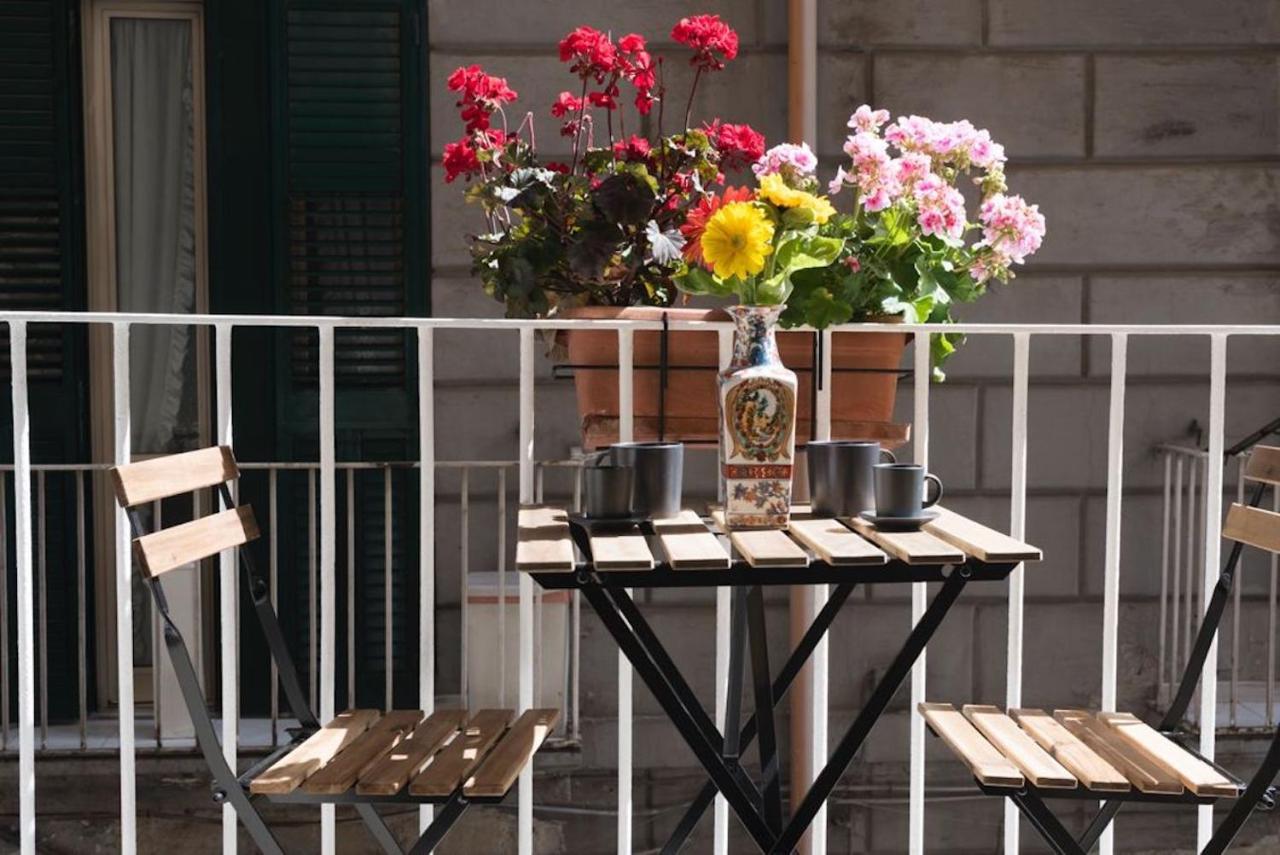 Napoli Centro Apartment A Balcony In The Heart Of Neapel Exterior foto
